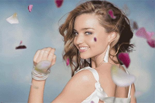 十级美颜也遮不住我的熊猫眼,十级美颜也拯救不了我的痘痘