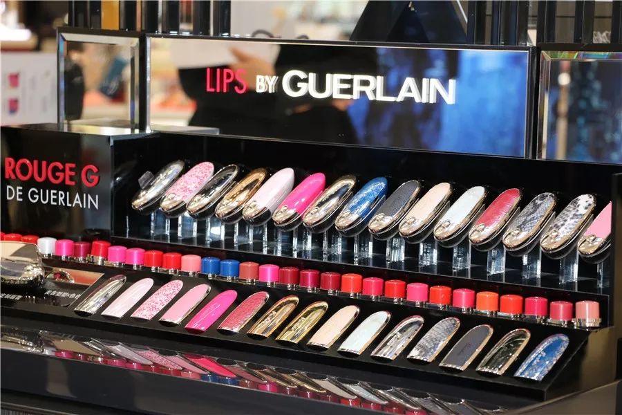 那些整天买买买的女人,平常买很多东西又不用的女生