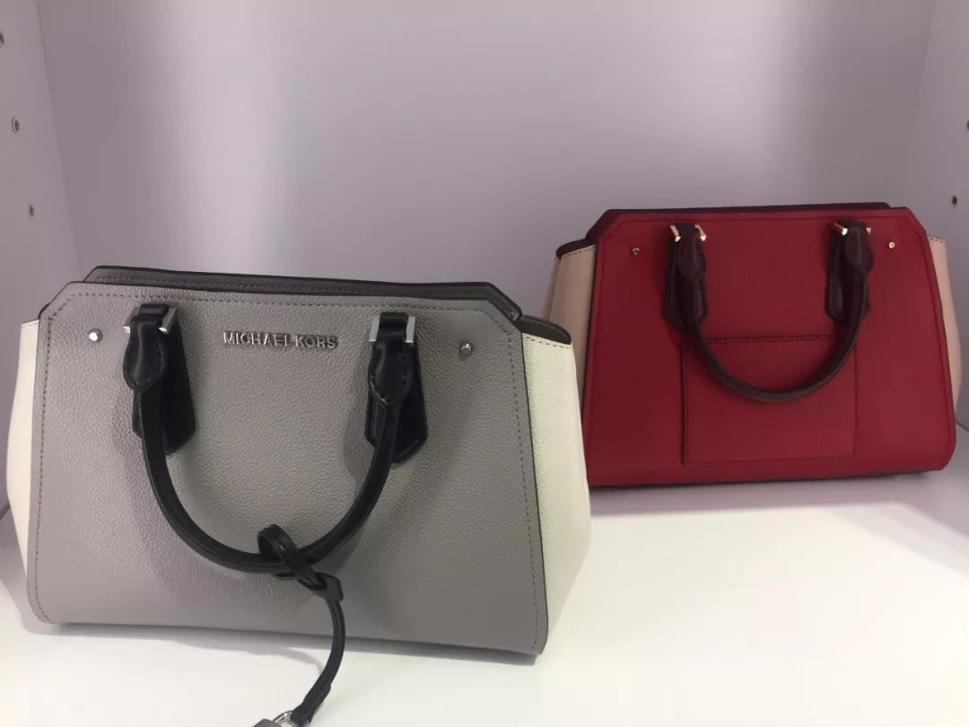 闺蜜刚回国晒朋友圈,气炸闺蜜视频