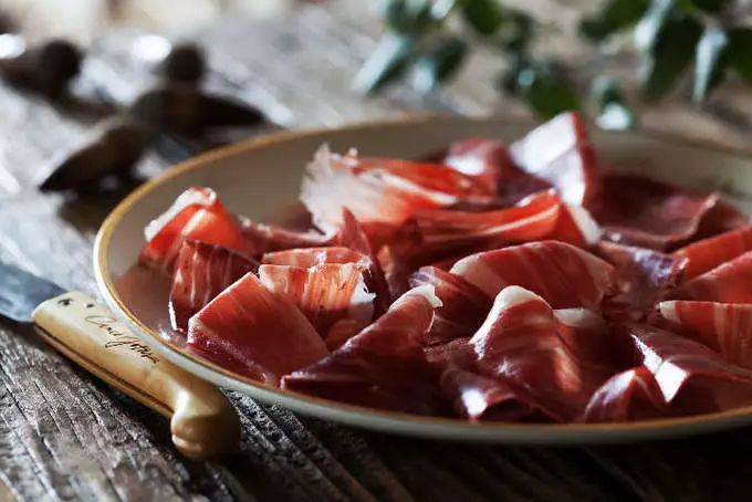 这座城市文艺到骨子里，只当它是西班牙之旅中转站未免太可惜