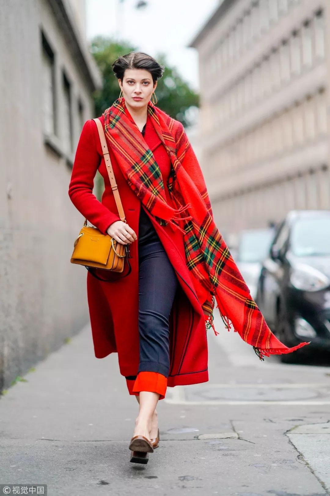 一穿红色衣服就倒霉,一穿红色就倒霉