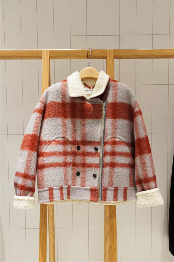 红红火火恍恍惚惚对什么,红色辟邪的寓意