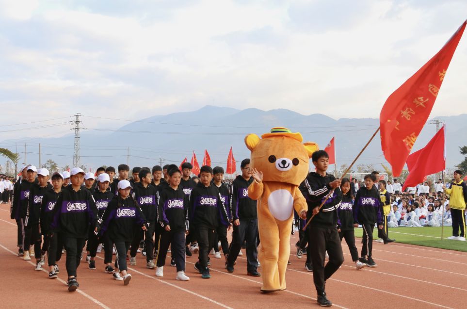 蒙自这里汇聚上千人，放飞上百只鸽子，是发生了什么大事……