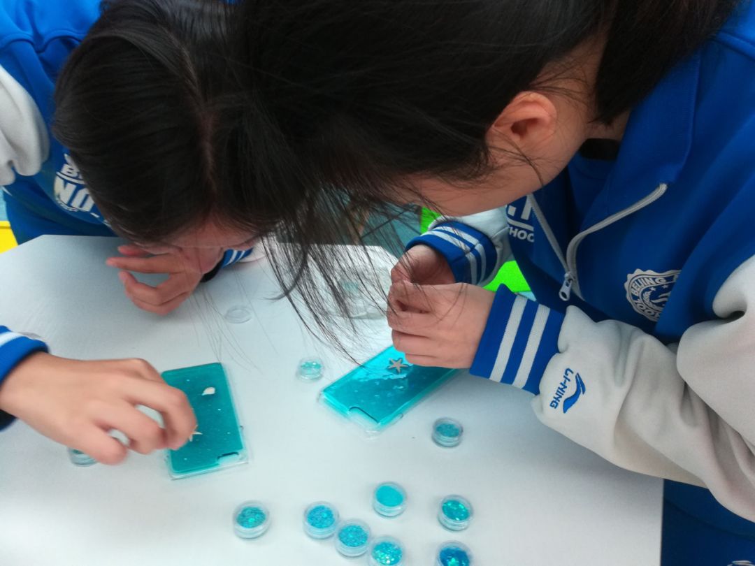 手工手机壳制作套装,用旧衣服制作手机壳