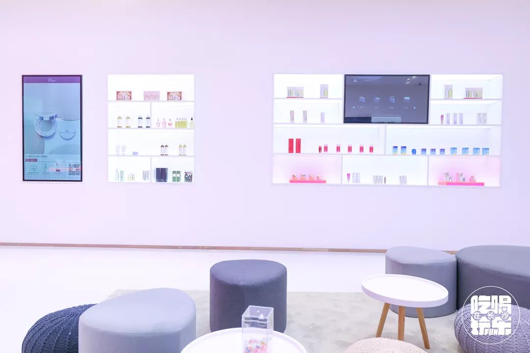 元旦新年就来2751YOLO城市广场，500元友阿购物卡免费送！