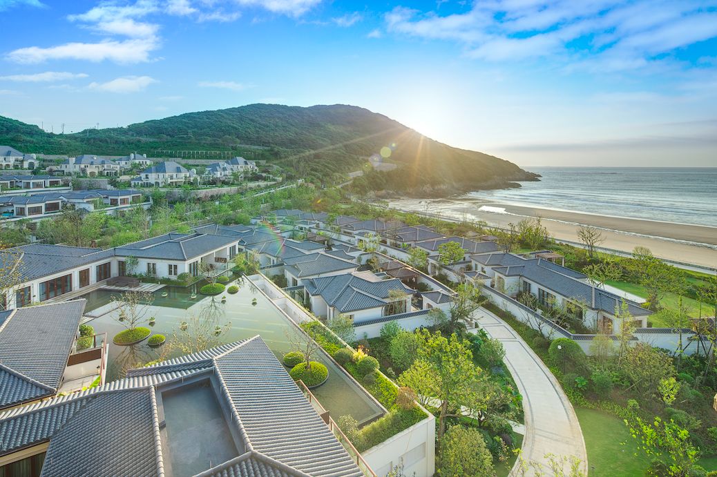 家门口离海最近的酒店，包别墅、吃海鲜畅快过冬，特惠买一送一！