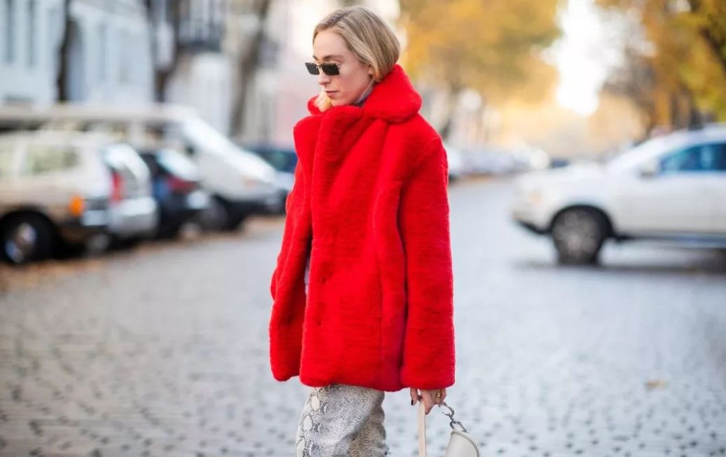 李宇春易烊千玺演绎时代感,易烊千玺穿中国红