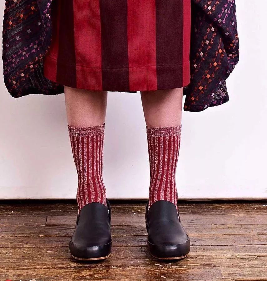 李宇春易烊千玺演绎时代感,易烊千玺穿中国红