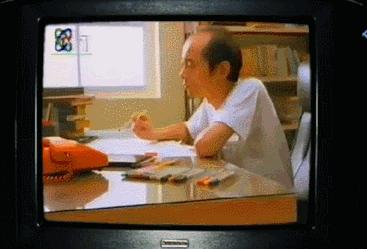 这些如果都看过你已经不再年轻了！周二下午的电视3碟连放的新科VCD……