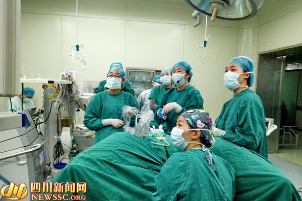 提升患者美学感受宜宾市医学会妇产科分会举行单孔腹腔镜沙龙