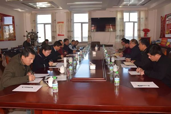 阿鲁科尔沁旗委副书记、政府旗长孟晓冰深入矿山企业进行调研