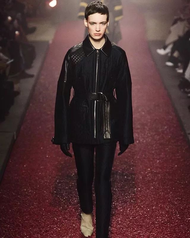 雌雄莫辨｜女孩的娇柔脸和男孩的身躯在TA身上同时出现……