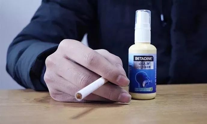 20年烟民咽喉发黑,瑞士专业医师推荐!一喷杀菌99.9%,止咳清痰排烟毒