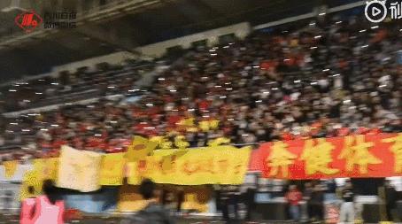 雄起四川队现场演唱,雄起四川完整版视频直播