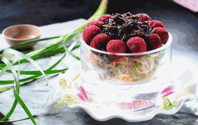 杨梅里面的虫子吃到肚子怎么办,杨梅有虫子怎么吃