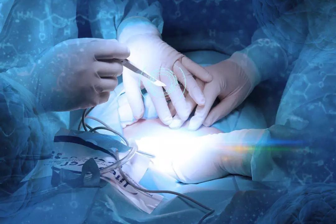 美容院有资格打玻尿酸吗 (耳朵打完玻尿酸可以打耳洞吗)