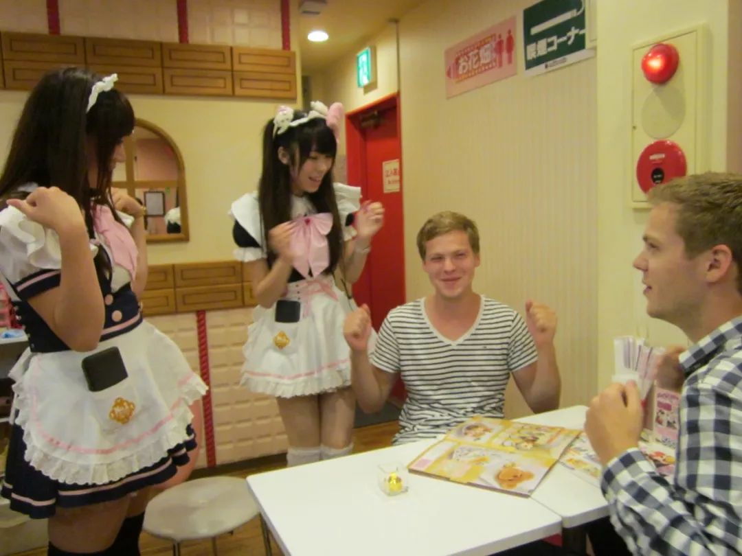 日本便利店还售卖杂志吗,日本便利店杂志限售