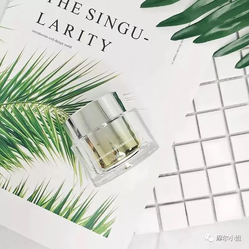 郑秀妍护肤推荐什么牌子,韩国哪一款素颜霜好用明星用