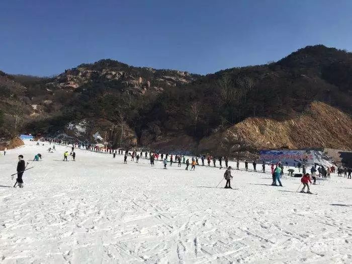 青岛冬天旅游攻略2-3天雪地温泉,青岛海边春节旅游路线攻略