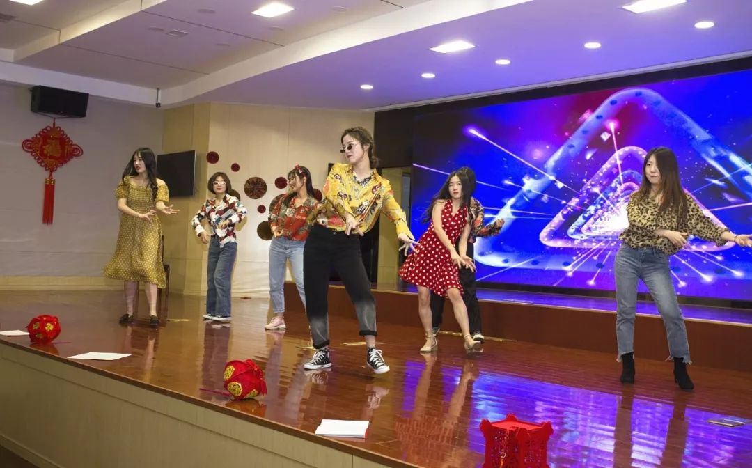 帅炸！法院小可爱们策划的这场“春晚”大show，仿佛开了挂……