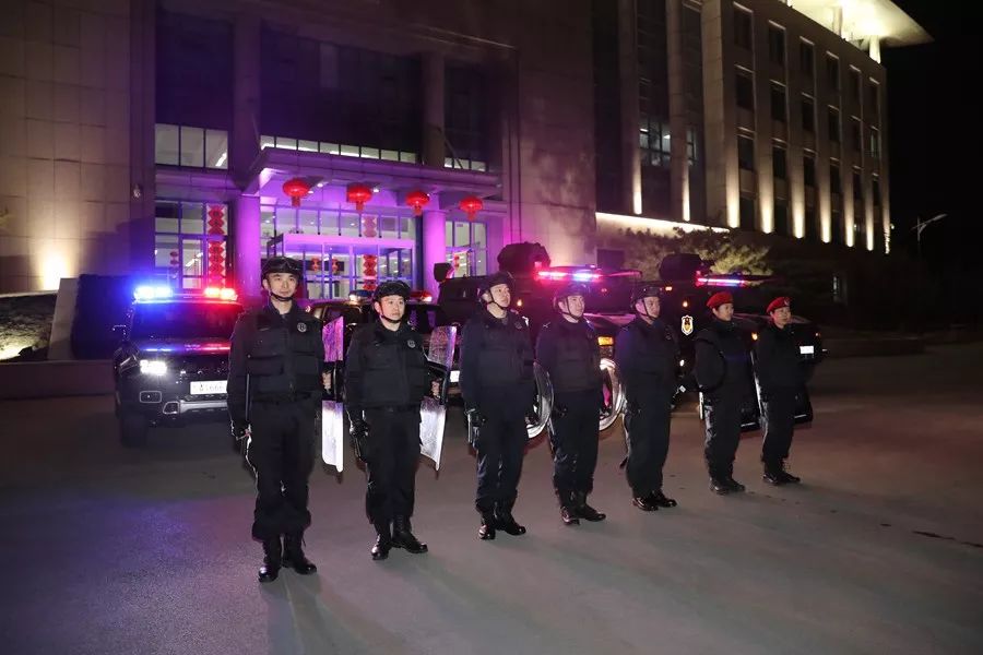 济南大明湖相亲相爱一家人,相亲相爱一家人济南