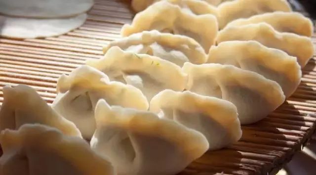 大年初五迎财神朋友圈图片,大年初五迎财神早上好图片