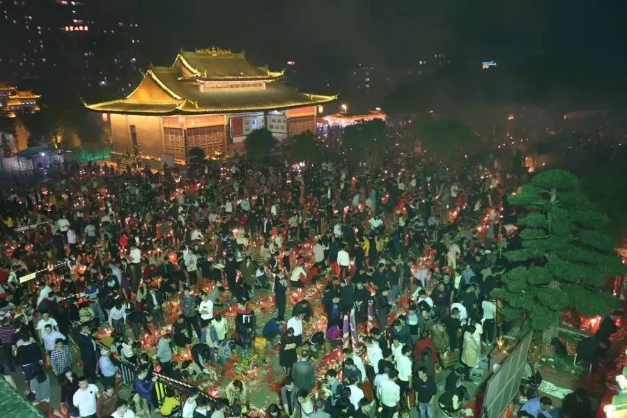 震撼南京灯光秀,玄武山最新景点