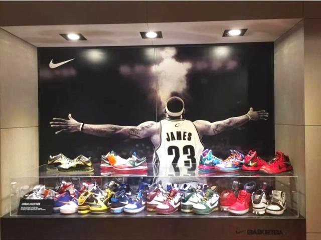 aj球鞋好还是乔丹篮球鞋好,aj还是yeezy穿着舒服