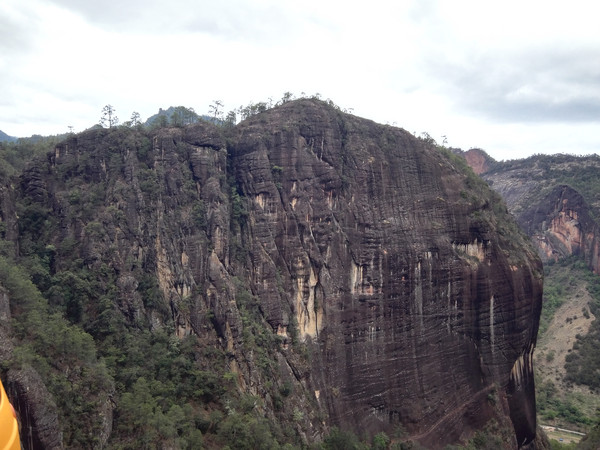 飞拉达攀岩金刀峡,老君山飞拉达攀岩有安全绳吗