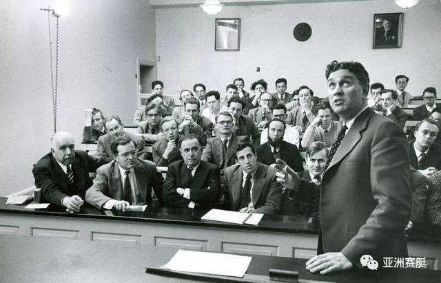 Rowing|著名科学家喜欢哪种运动?爱因斯坦健走,霍金爱赛艇