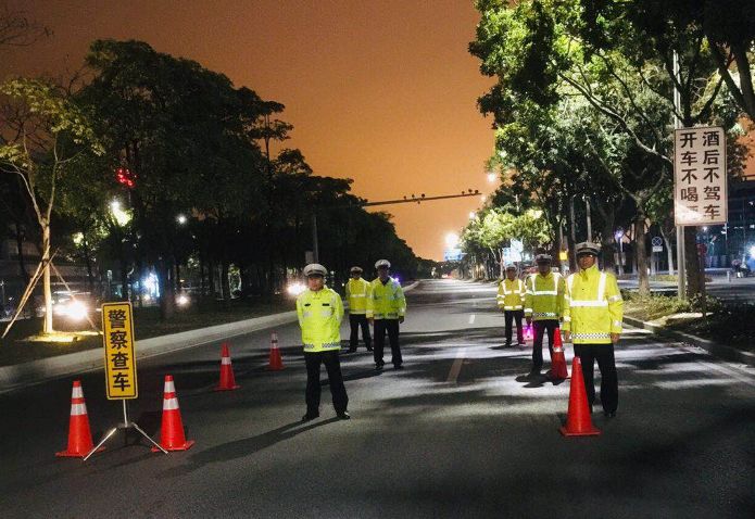 严查春节期间酒驾醉驾行为,交警春节持续严查酒驾
