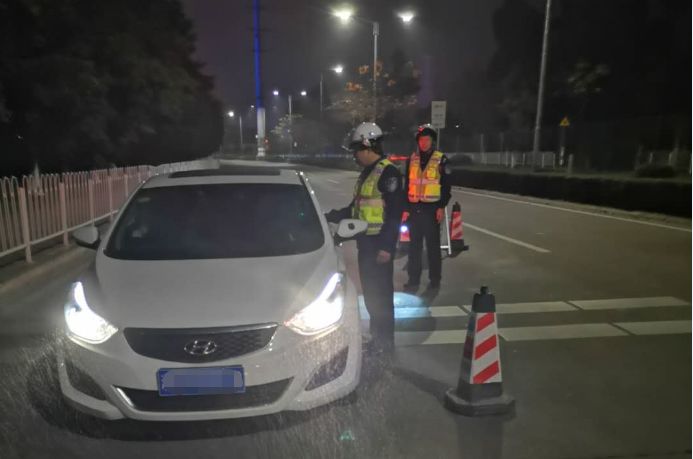 严查春节期间酒驾醉驾行为,交警春节持续严查酒驾