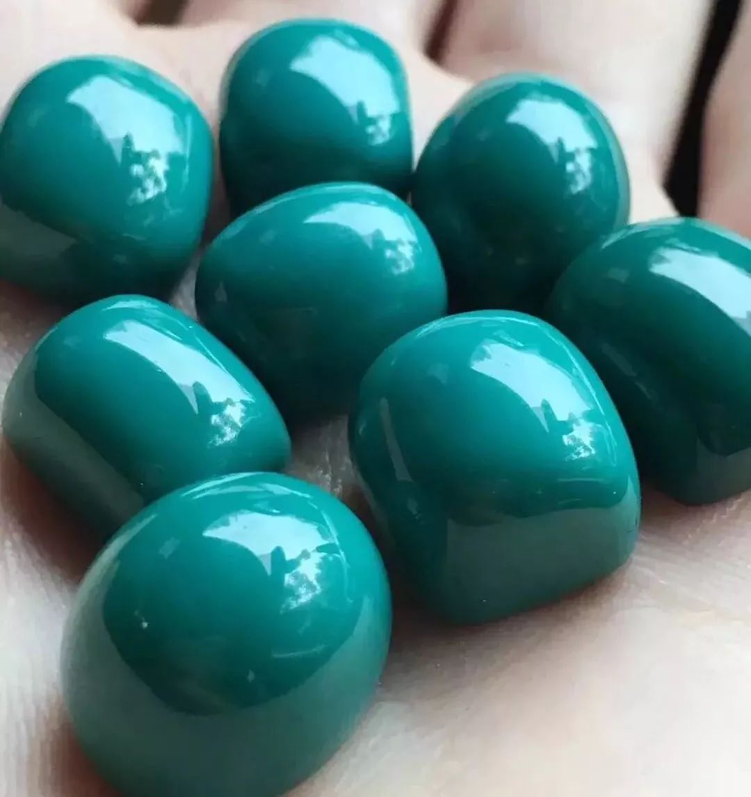 绿松石配饰可以戴一辈子吗,绿松石配饰一半绿一半蓝