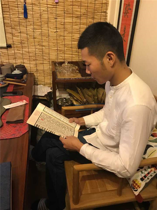 诗词大赛南航飞行员,南航机长诗词大会