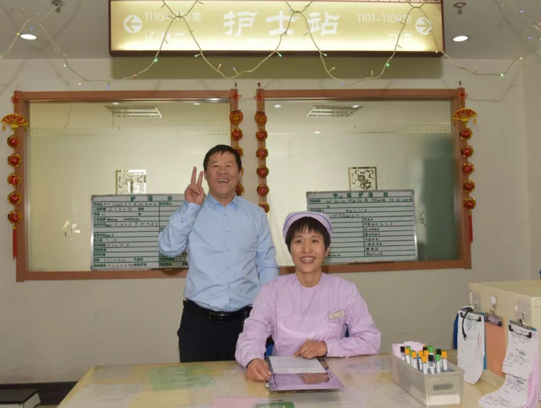 白大褂变装情侣,医学院白大褂情侣照换装