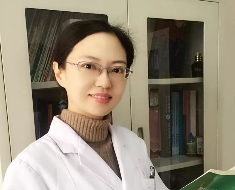 大s年轻时皮肤黑还是白,43岁大s皮肤好看吗