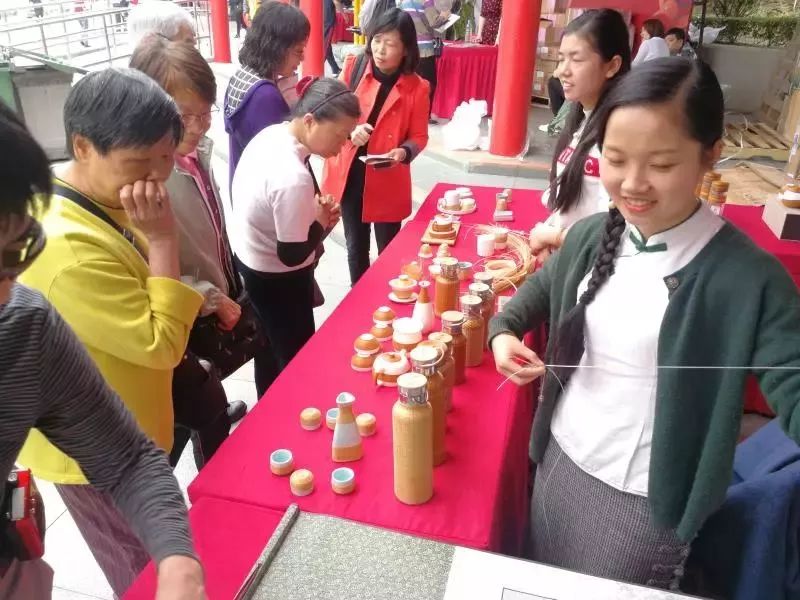 多彩贵州风香港文化庙会启动｜正安吉他香港受追捧