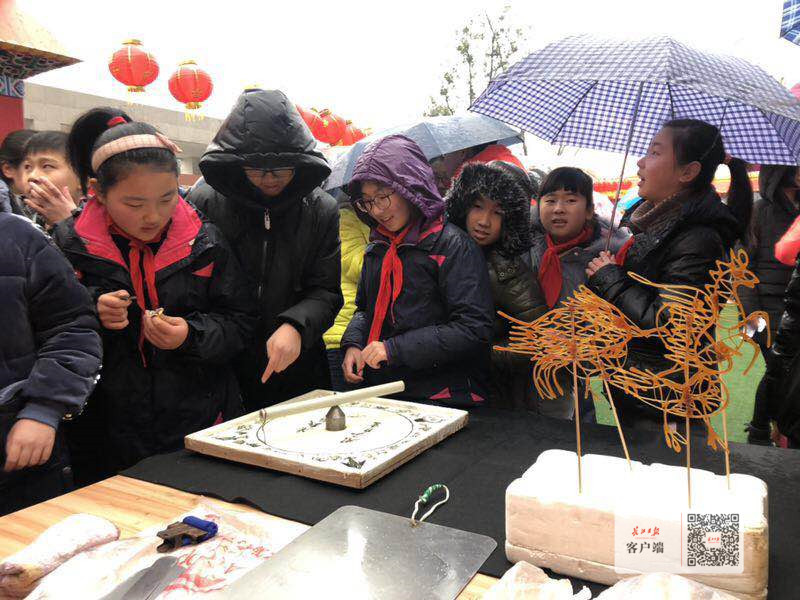包汤圆闹元宵,包汤圆活动