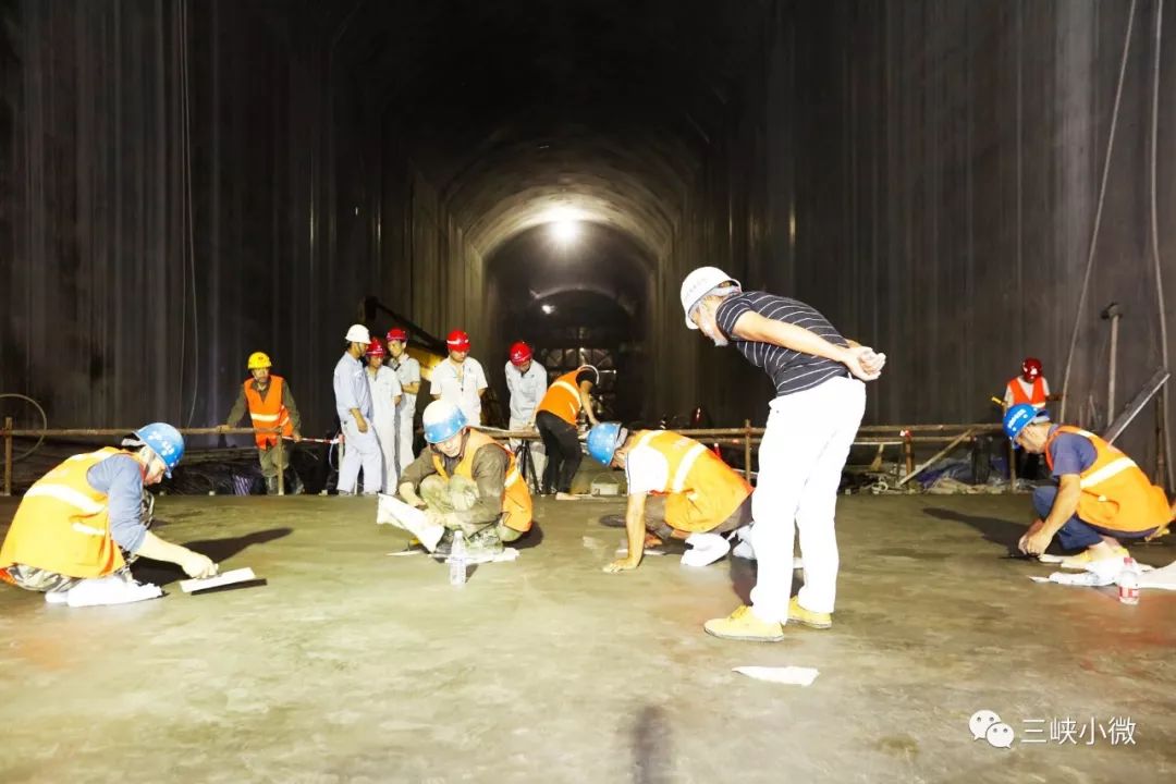 追求卓越全面提升,追求卓越共同兴业