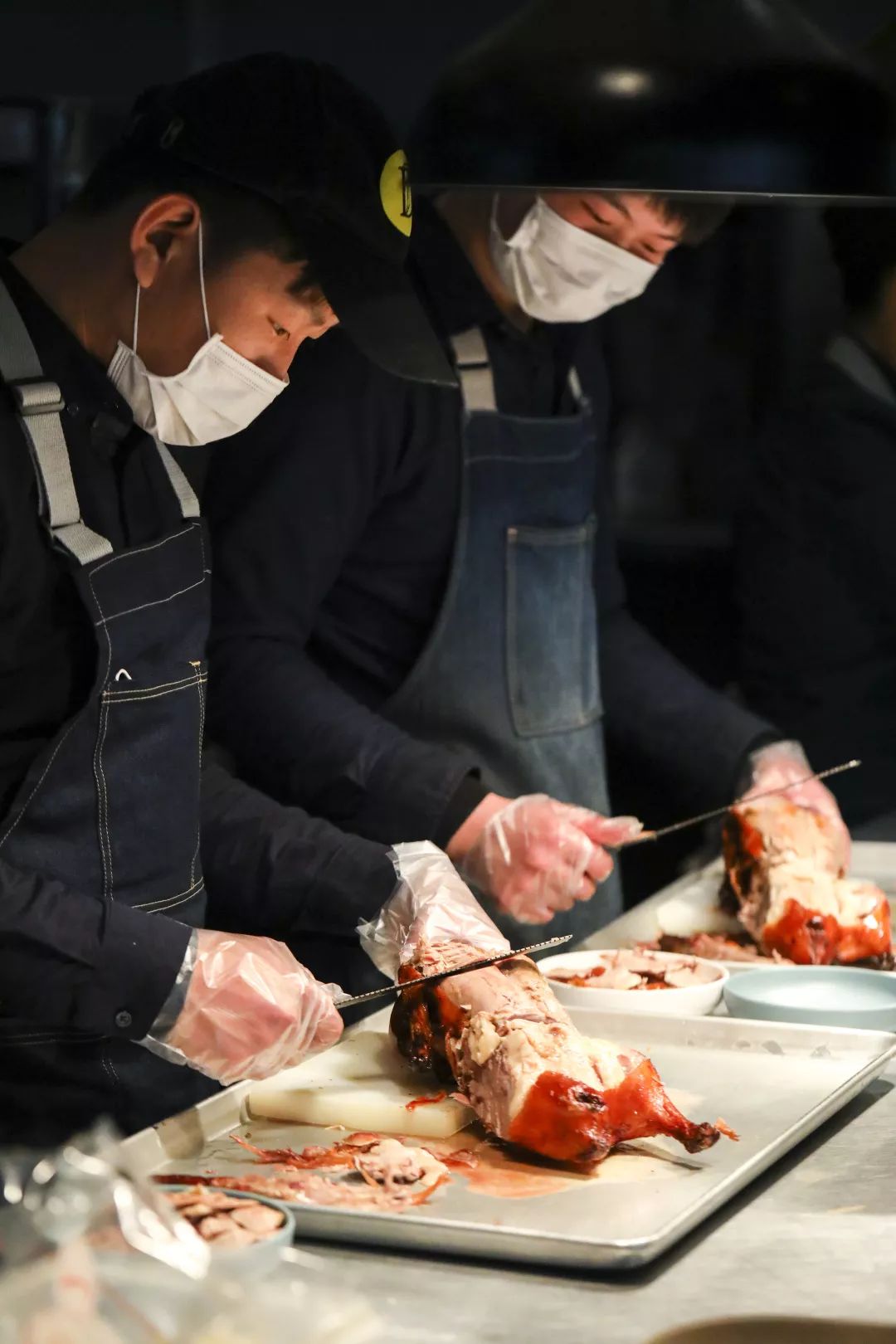 大董烤鸭人均消费,大董烤鸭北京总店人均10000块钱