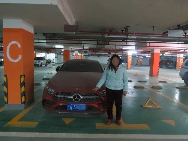 轮胎藏现金骗局 (轮胎里藏现金骗局)