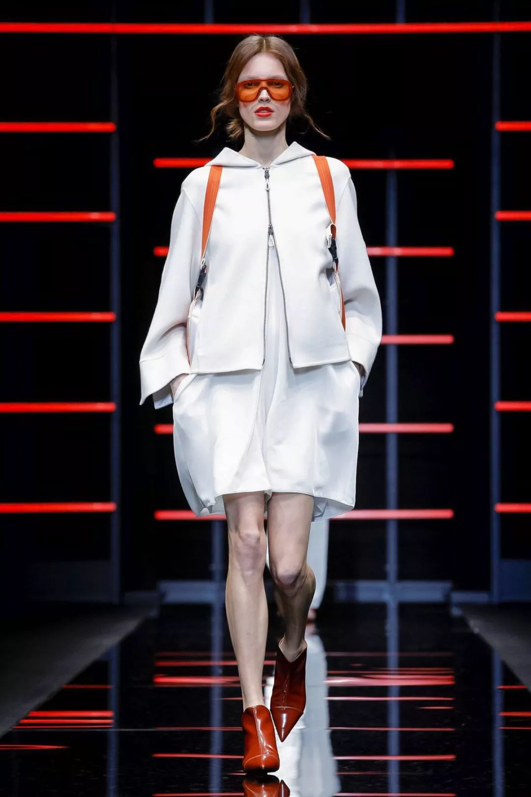 看完这场EmporioArmani，我终于感受到自由女性的魅力