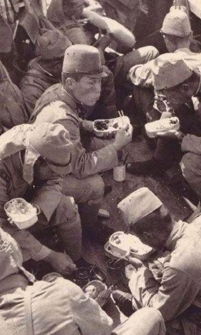 日军为什么爱抢鸡,日本鬼子为什么喜欢吃鸡肉