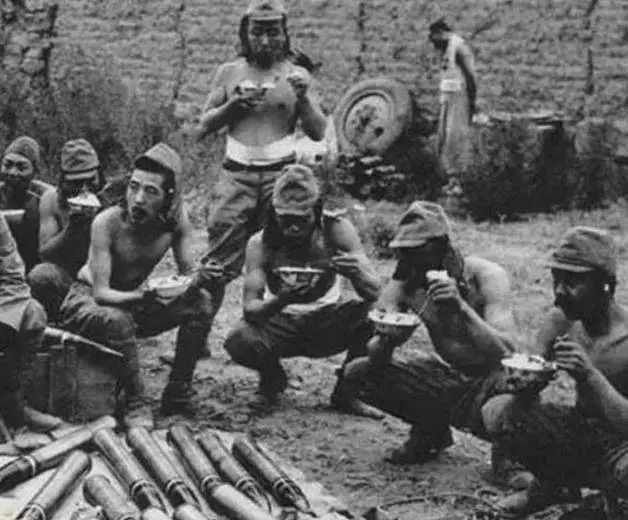 日军为什么爱抢鸡,日本鬼子为什么喜欢吃鸡肉