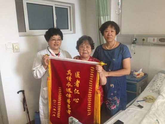 第五跖骨骨折不敢大胆走路,女孩子右足第4跖骨骨折