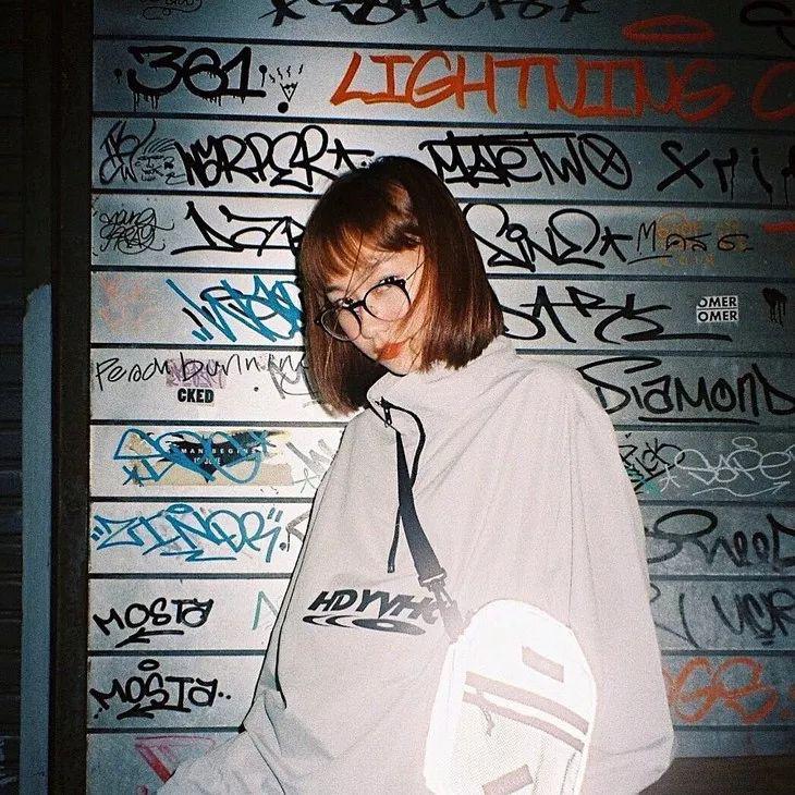 泰国网红眼镜妹,泰国最近很火的眼镜妹