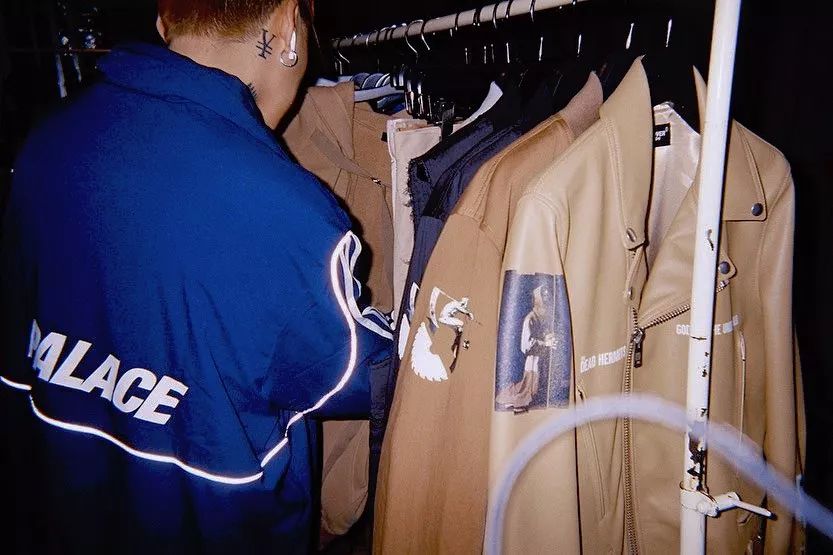 在2019年比别人先潮一步这件事上，我认为SM元素必须有