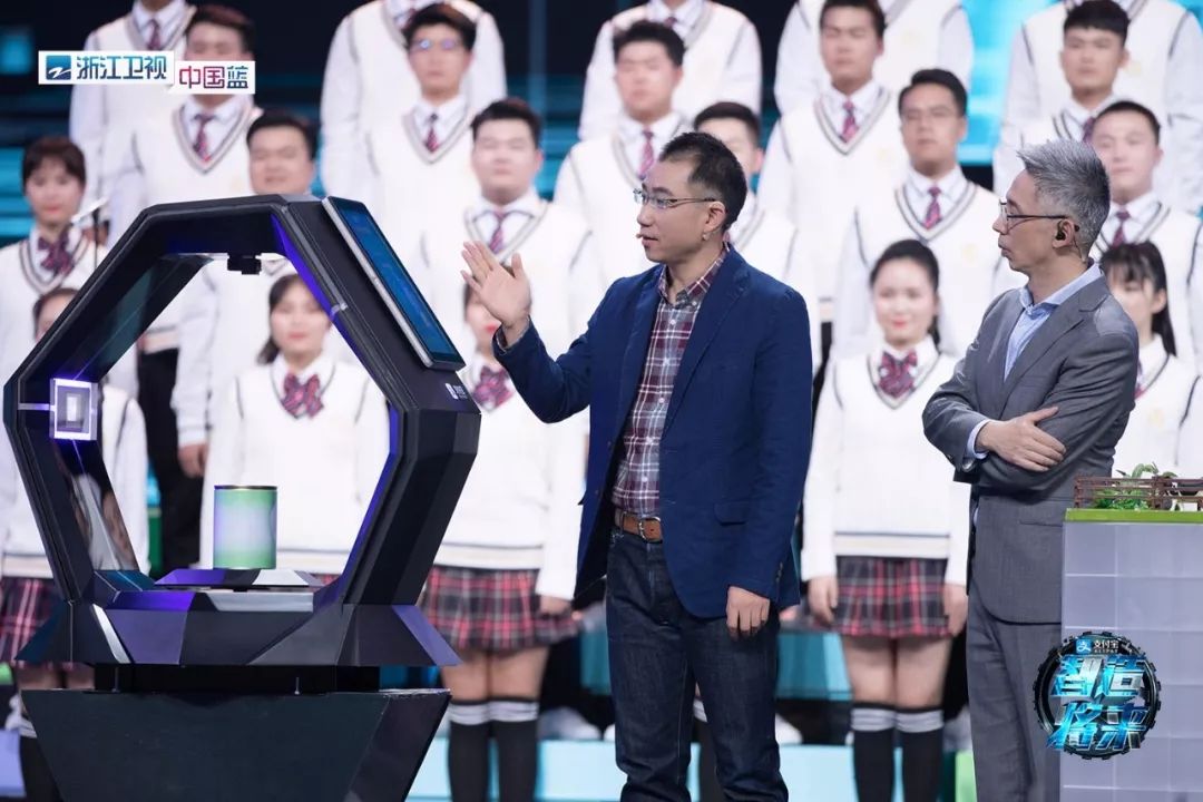 马思纯挑战“铁手推拿”，王孟秋惊呼“买保险了吗