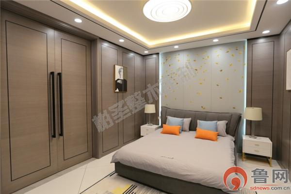 褰湥鏈ㄩ棬鍏ㄥ眿鏁磋,褰湥闂ㄤ笟