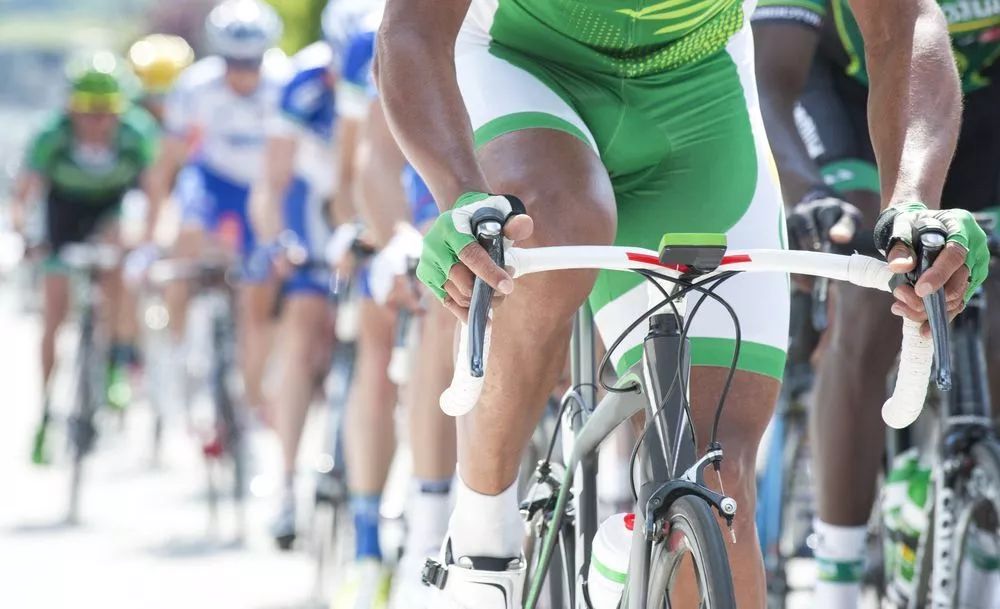 每次这么出去骑车，你不尴尬么？！